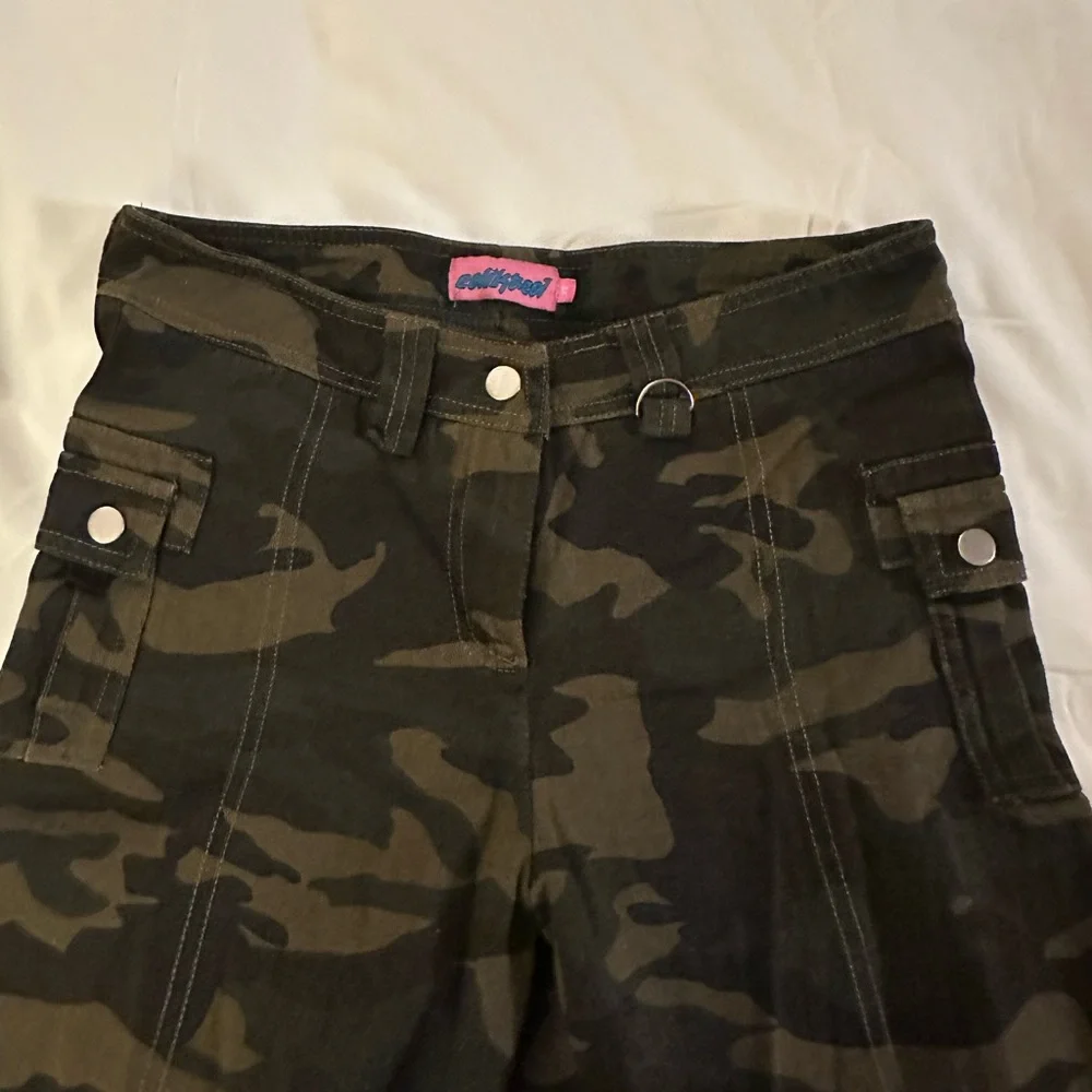 Green and Brown Flare Wide Leg Jeans - Picture 4 of 8